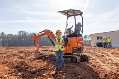 The Youngest Hitachi Operator In Training(1)